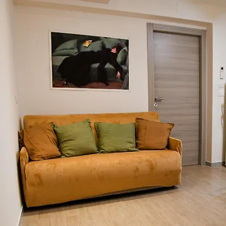 Fiora 7 House - Intera Casa Con Due Bagni - Whole House With Two Bathrooms Apartment *
