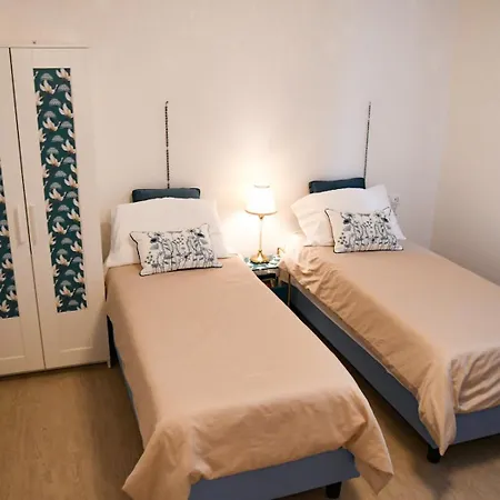 Apartment Fiora 7 House *